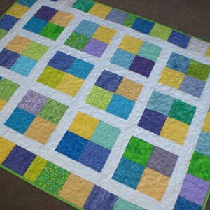 Baby boy quilt in blue, green and yellow image 5