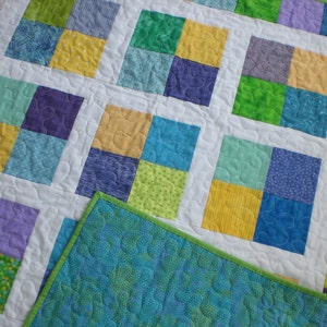 Baby boy quilt in blue, green and yellow image 3