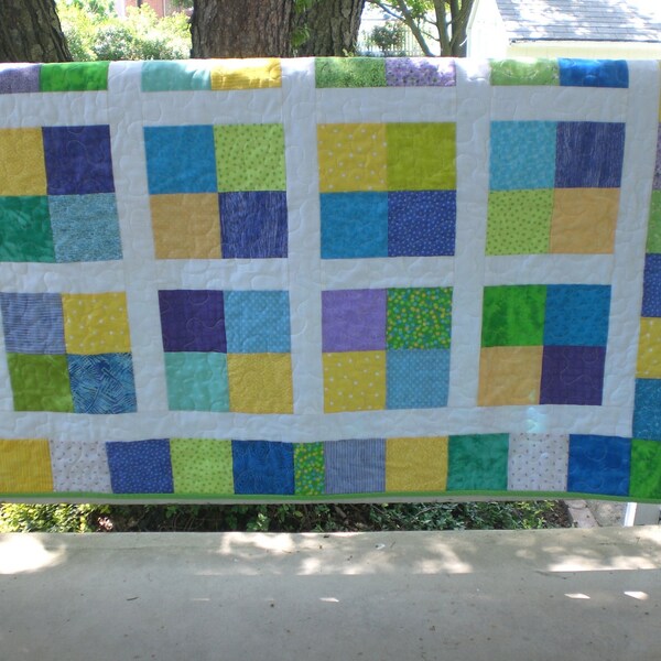 Baby boy quilt in blue, green and yellow