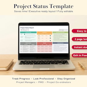 Peut inclure: Un ordinateur portable affiche un modèle de rapport d'état du projet avec un tableau codé par couleur. L'écran affiche le texte "Project Status Report" et d'autres détails. Des rectangles rouges arrondis avec du texte blanc indiquent "Easy to Use", "2 page template", "Instant download", et "Edit in Powerpoint".