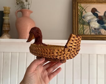 Vintage flätad ankkorg i rotting - Rustik kanotformad korg i rotting - Dekorativ kruka/prydnadsbricka i chalet- och lantlig stil