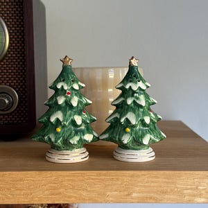 Saliere Poivriere Sapin de Noel Ceramique Vintage Enterprise Exclusive Japan - Duo Sel Poivre Vert Enneige - Vintage Christmas Tree Shakers