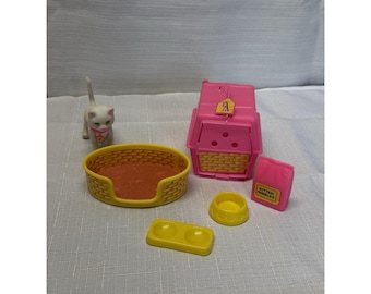 Vintage 1982 Barbie Fluff Kitten Pink Pet Carrier Crate & Bed Accessories