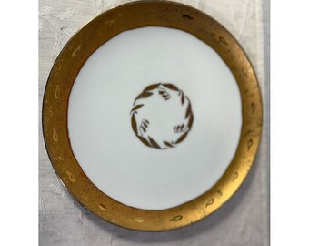 Vintage Gold Encrusted Porcelain Plate Floral Lily Wreath Fine China Decor 9.25"