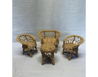 Vtg 4-Pc Miniature Wicker Rattan Dollhouse Furniture Set Settee Table Chairs