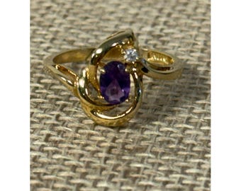 Vintage Taiwan Purple Stone Swirl Bypass Ring Size 6.5 Gold Tone