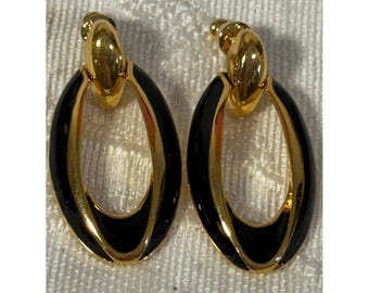 VTG 80s Napier Gold Tone Black Enamel Oval Drop Dangle Pierced Earrings