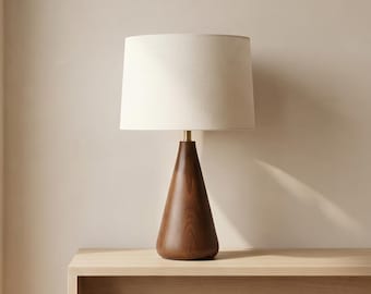 The Walnut Teardrop, moderne tafellamp uit het midden van de eeuw met lampenkap, taps toelopende houten bedlamp, minimalistische kegelvormige bureaulamp, Japandi-kamerinrichting