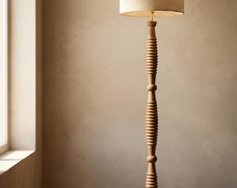 Lámpara de pie Artisan Bobbin, de madera torneada con pantalla, lámpara de pie acanalada, decoración de habitación Grandmillennial, lámpara alta Cottagecore
