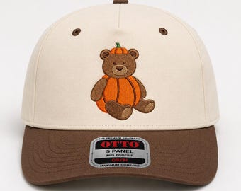 Desenho de bordado de urso de pelúcia com abóbora, urso fofo de outono, desenho de chapéu de Halloween, arquivo de bordado à máquina PES DST para download.