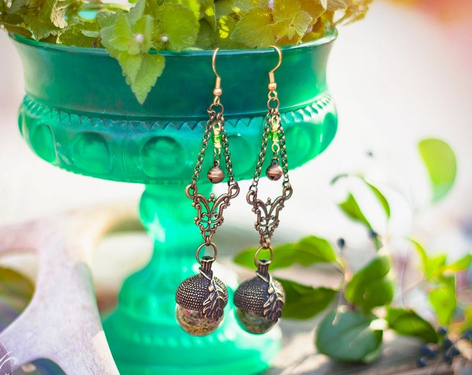 glass acorn earrings with real moss and tiny bells // bohemian style, boho, statement, nature lover, acorn jewelry, forest, woodland, leaf