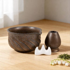 Rustic Brown Matcha Bowl Set,Handmade Ceramic Chawan with Carved Texture and Pour Spout,Japanese Tea Ceremony Set for Daily Ritual,Zen Decor