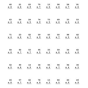Könnte beinhalten: Ein schwarz-weißes Arbeitsblatt mit dem Titel "Math: Multiplication" mit Multiplikationsaufgaben. Das Arbeitsblatt enthält Platz für einen Namen und ein Datum sowie einen Ergebnisbereich am unteren Rand. Die Aufgaben sind in Zeilen und Spalten angeordnet.