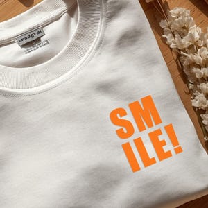 SMILE Bügelbild aus Flock | Bügelbild | Trendiges Smiley Design zum Aufbügeln |  Shirt DIY | Plotterbild für Kinder & Erwachsene