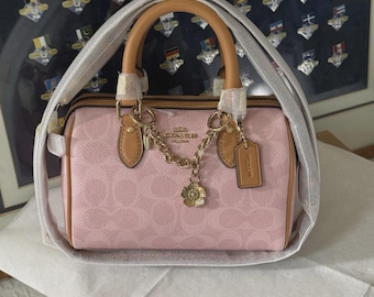 Neu mit Etikett Mini Rowan Crossbody Bag aus charakteristischem Canvas in Pulverrosa CEK 79