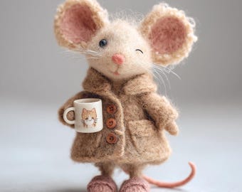 Needle Felt Mouse Doll Wool Animal Figurine Cozy Coat Miniature Home Decor
