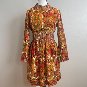 Vintage 1960er Jahre Psychedelisches Paisley Mini Kleid Boho Mod Metallic Print Langarm Party Kleid