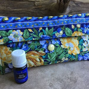 Essential Oil Clutch