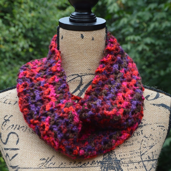 Crocheted Infinity Scarf//Winter Infinity Scarf//Warm Scarf//Winter Scarf//Purple Red Winter Scarf//Cozy Scarf