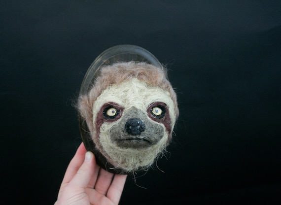 Sloth Sculpture (Bradypus variegatus)
