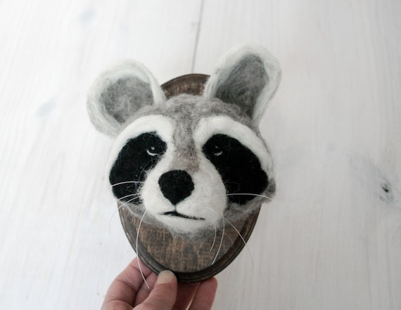 Raccoon Sculpture (Procyon lotor)