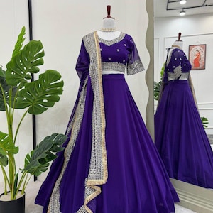 Lyxig etnisk lehenga: Massiv stil Ghagra - Brudfestkläder, indisk bröllopsoutfit