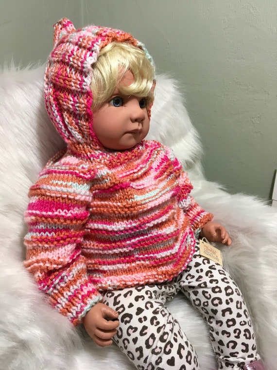 Hand knit hooded baby sweater zips up the backso cute & Etsy España