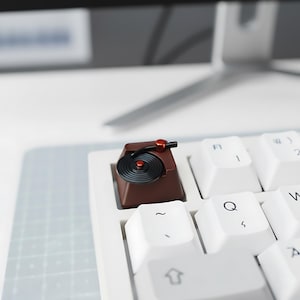 Vinyl Record Keycap – Artisan Mechanical Keyboard ESC Key