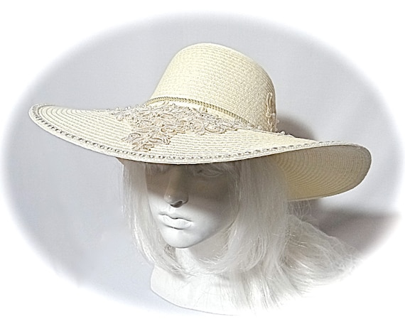 Cream Bridal Hat with Pearl Details Ivory Lace Bridal Hat: Creamy Wedding Church Hat With Pearls  main image 4