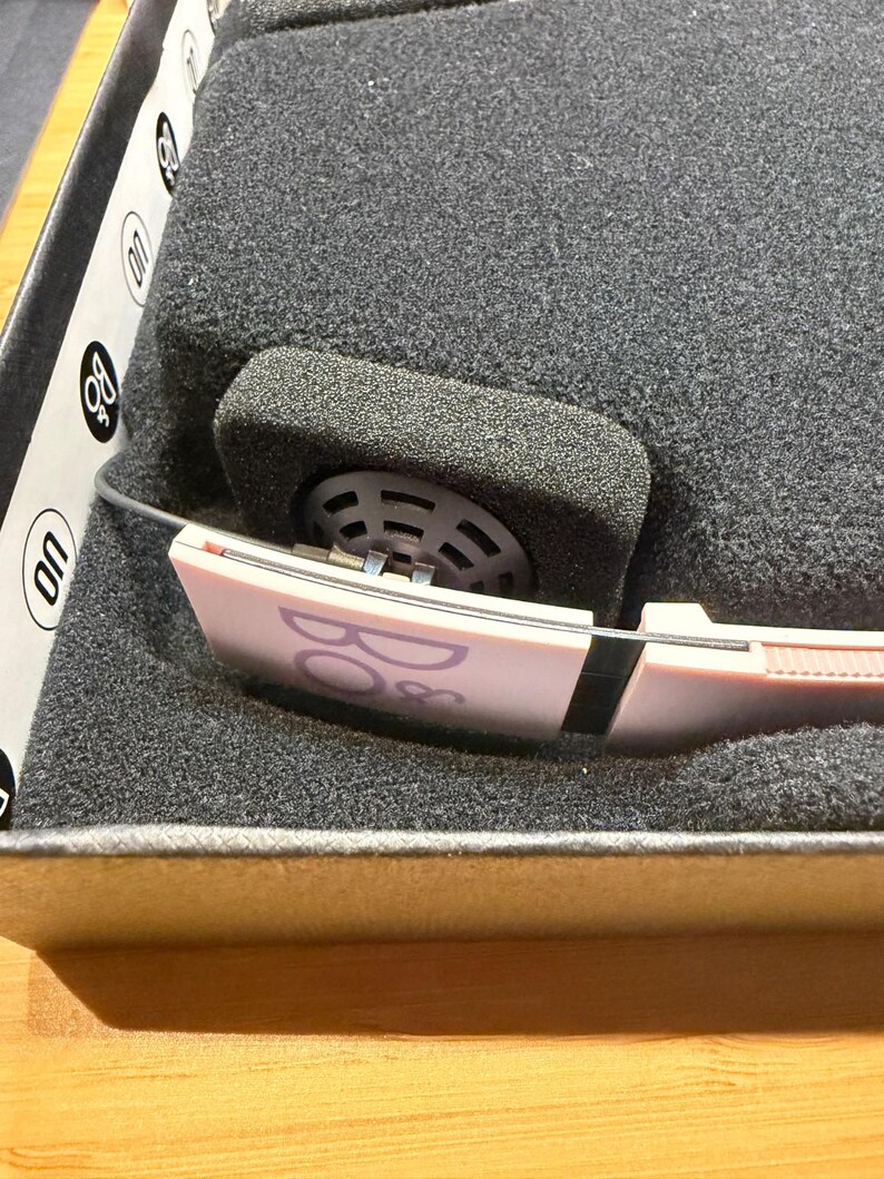 Bang & Olufsen Form 2i Play Exclusively For Urban Outfitters Pink Headphones Brand New image 8