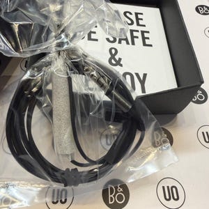 Bang & Olufsen Form 2i Play Exclusively For Urban Outfitters Pink Headphones Brand New image 9