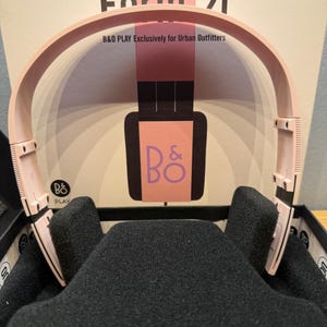 Bang & Olufsen Form 2i Play Exclusively For Urban Outfitters Pink Headphones Brand New image 4