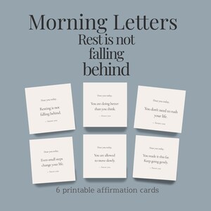 Op de afbeelding: Zes afdrukbare affirmatiekaarten met inspirerende citaten op een blauwe achtergrond. De kaarten bevatten zinnen als "Rusten is niet achterblijven" en "Je doet het beter dan je denkt."