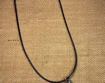 Collier bleu fait main en verre avec pendentif plage, origine du lac Érié, cordon en cuir réglable