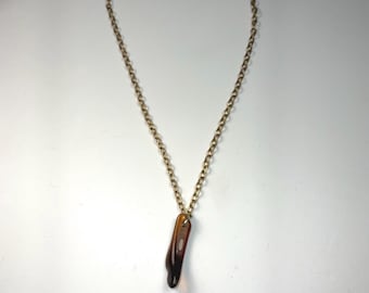 Ce magnifique collier pendentif en verre de plage de couleur ambre brun clair est fabriqué à partir de verre de plage du lac Érié.