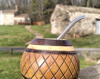 Mate-Becher aus Naturkürbis – Handgraviert und geschnitzt – Traditioneller argentinischer Yerba-Mate-Kürbis – Einzigartiges handgefertigtes Geschenk