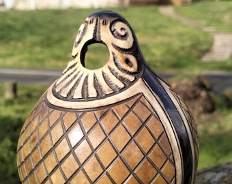 Natural Gourd Mate Cup – Hand-Engraved and Carved Mate Cup – Traditional Argentinian Yerba Mate Gourd – Unique Handmade Gift