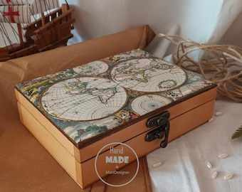 Handgemaakte houten kist, vintage wereldkaartontwerp, ideaal als cadeau