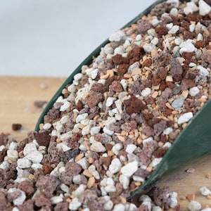 Cali-Bon Pre Mixed Red Lava, Pumice & Turface for Cactus and Succulent, Bonsai Tree Soil Mix - Medium Grain Inorganic Additive