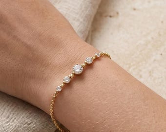 Minimalist Moissanite Diamond Bracelet, Dainty Gold Chain Bracelet, Five Stone Bezel Bracelet, Delicate Everyday Bracelet, Gift for Her