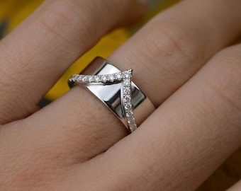 Oura Ring Cover Moissanite Diamond, Fine Jewelry, Chevron Minimalist Ring Protector, Ring Jacket