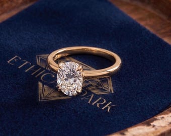 Oval Cut Moissanite Engagement Ring | 4-Prong Solitaire, Minimalist Gold Band