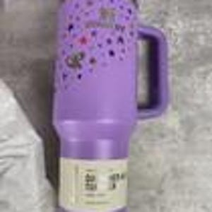 Puede incluir: Un juego de tres tazas de cer&aacute;mica con acabado moteado y mate. Las tazas son de color crema, gris claro y gris oscuro. Cada taza tiene un dise&ntilde;o simple y minimalista.