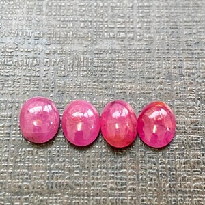 Sällsynt naturlig rubin cabochon medium 4 st vikt 5,95 karat storlek 7,8 x 6 mm ca idealisk för ring rubin oval cabochon ouppvärmd obehandlad rubin