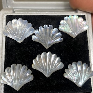 Rare High quality mother of pearl and crystal doublet shell carving mop pcs 6 wt 43.20 carats size 16x12mm fire pearl intricate carving