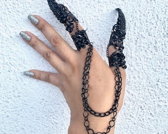 Dark witch chained claw rings,black claws,nail tips,nail guards,nail rings,Slave thumb ring,claws rings and chains,black with Jet crystals.