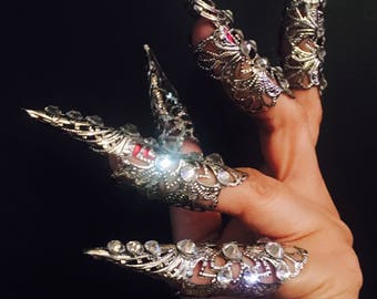 10 pcs. Snow flake crystal claws,nail guards,claw rings,crystal claws,crystal finger tips,crystal nail rings,nail guards,silver filigree.