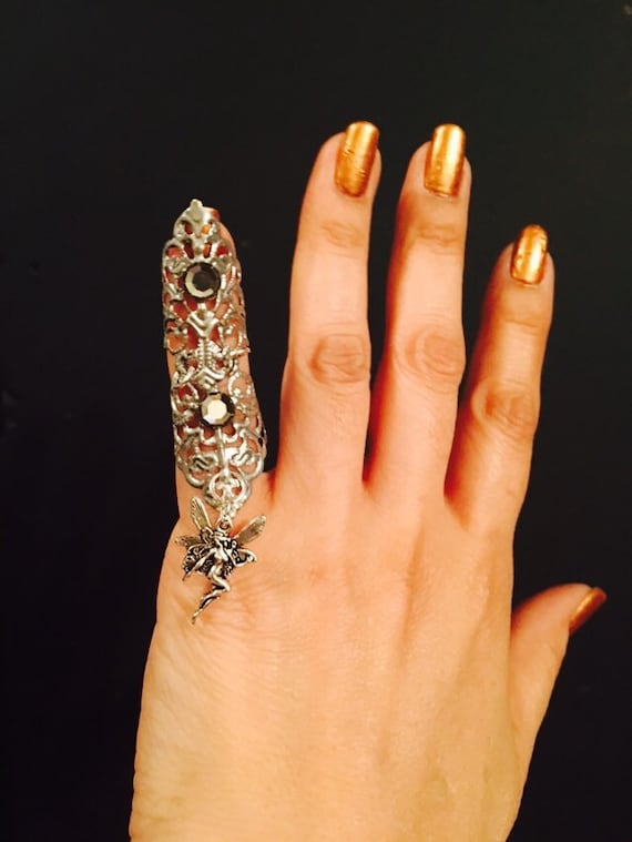 Shield Fairy Claw Ring for Pinky Made in Silver Color Filigree and