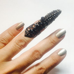 Crystal claw ring,Pinky claw ring,claw ring,claw ring,black filigree,hematite crystals.