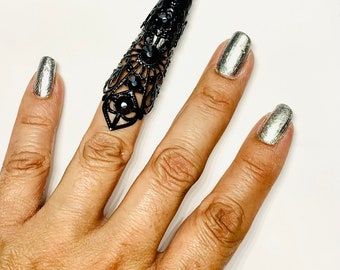Crystal nail guard, nail ring, armor ring, claw ring, crystal nail ring, metal nail cover, black crystal claws, adjustable.